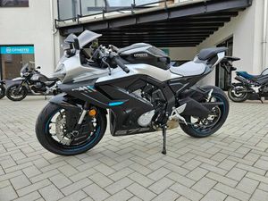 CFMOTO 675SR-R NEBULA BLACK