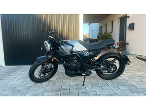 BRIXTON CROSSFIRE 125 BULLET SILVER - ZUSTAND WIE NEU