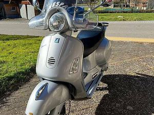 PIAGGIO VESPA GT 200 CANTON BERNE -