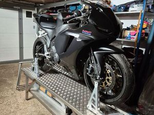 VEND HONDA CBR 600 RR