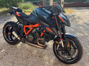 KTM 1290 SUPER DUKE R