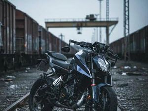 KTM DUKE 125ER BJ 2024 MIT GARANTIE