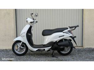 AV SCOOTER YAMAHA 125