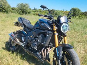 YAMAHA FZ8
