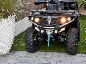 QUAD TRÈS PEU SERVI