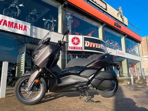 YAMAHA - XMAX 300