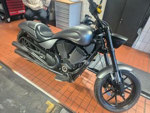 VICTORY HAMMER 8 BALL CHOPPER COSTUM