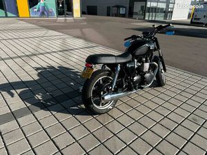 TRIUMPH BONNEVILLE 865 (2018)