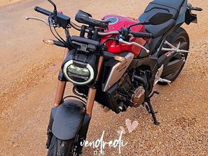 A SAISIR ️ÉTAT NEUF ️HONDA CB 650 NÉO SPORT CAFÉ 2022