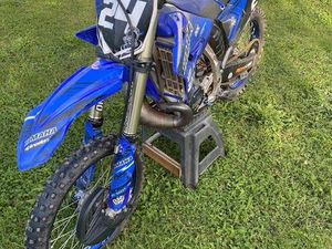 MOTOCROSS YAMAHA YZ 250 2019 – 60H – PISTON RÉCENT + PIÈCES NEUVES