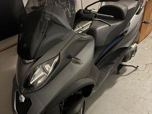 ② NETTE PIAGGIO MP3 500 CC