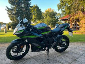 KAWASAKI NINJA 125 NEUZUSTAND!!! 98 KM GELAUFEN