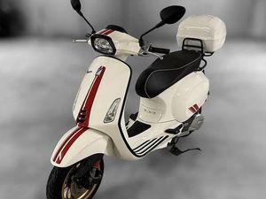 PIAGGIO VESPA SPRINT 125 RACING SIXTIES - MIT ZUBEHÖR CANTON ZURICH -
