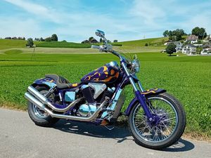 VT 750 DC BLACK WIDOW