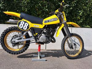 YZ 400