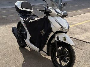 A VENDRE HONDA SH 350