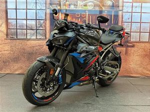 BMW M 1000 R VORFÜHRMOTORRAD FREI AB 10.05.2