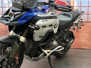 BMW R 1300 GS ADVENTURE VORFÜHRMOTORRAD FREI