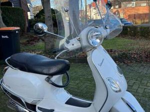 VESPA LX 50 BROMFIETS - WIT - BOUWJAAR 2009 — SCOOTERS | VESPA — MARKTPLAATS