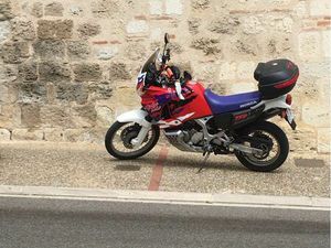 AFRICA TWIN 750