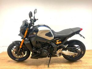 YAMAHA - MT 09