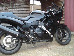 ② HEEL MOOIE TRIUMPH DAYTONA 900