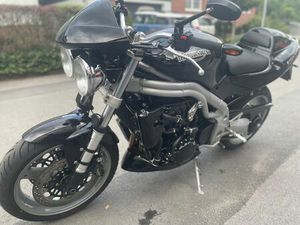 TRIUMPH SPEED TRIPLE