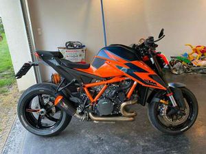 KTM 1290 SUPER DUKE R