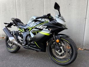 KAWASAKI NINJA 125 MIT ABS NUR 9000KM