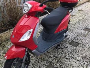 PIAGGO FLY ZIET ER ALS NIEUW UIT SNORSCOOTER — SCOOTERS | PIAGGIO — MARKTPLAATS