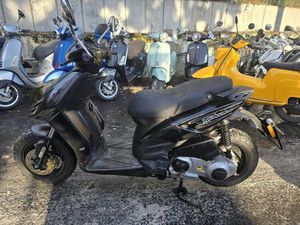 PIAGGIO TYPHOON 125 TPH FÜR KENNER