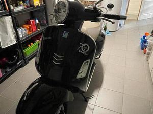 ② A VENDRE VESPA GTS 250 IE