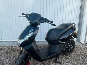② PEUGEOT KISBEE 4T 50 CC