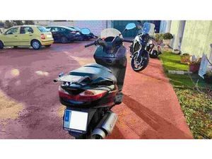 SUZUKI - BURGMAN 200 (UH200)