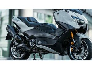 YAMAHA - TMAX