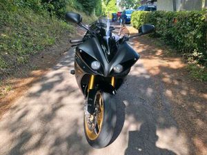 YAMAHA YZF R1 RN22 BIG BANG AKRAPOVIC