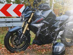 SUZUKI GSR 750 MIT ABS