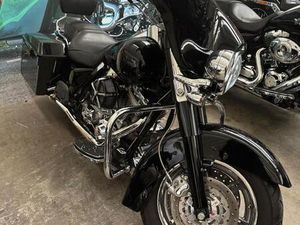HARLEY-DAVIDSON STREET GLIDE E GLIDE FLHTCUSE SCREAMIN EAGLE