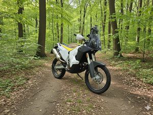 MOTOR HUSQVARNA 701 ENDURO – CUSTOM CARBON EDITION