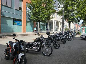 HARLEY DAVIDSON SPORTSTER 72 BJ 2016