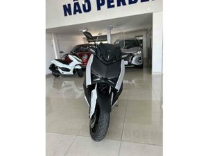 YAMAHA XMAX 250