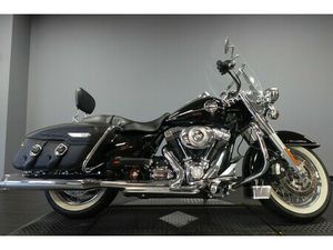 2010 HARLEY-DAVIDSON ROAD KING CLASSIC
