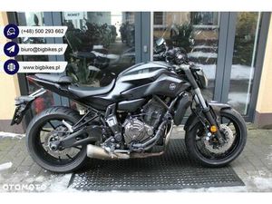 YAMAHA MT