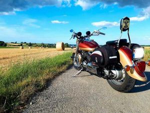 ② YAMAHA DRAGSTAR CLASSIC 650 CC