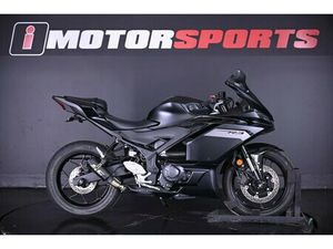 2025 YAMAHA YZF-R3