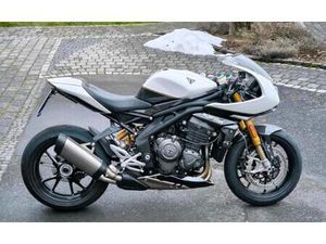 TRIUMPH SPEED TRIPLE 1200 RR