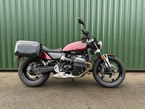 BMW R12 ROADSTER 2025 MAROON AND BLACK SIDE LUGGAGE 2200 MILES FBMSH