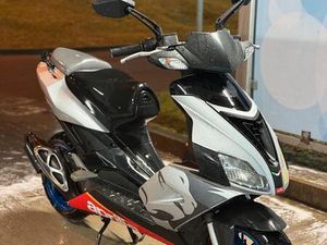 APRILIA SR 50 R FACTORY DI-TECH