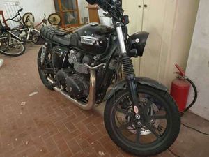 TRIUMPH BONNEVILLE SE NERO