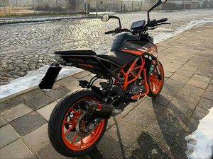 KTM DUKE 125 – AKRAPOVIC – TOP ZUSTAND